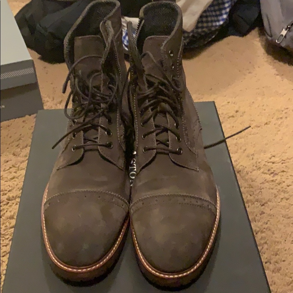 Aston Grey Cap toe boot